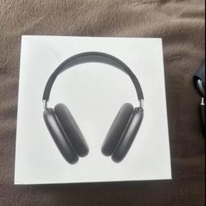 Apple Over-Ear Headphones - Black